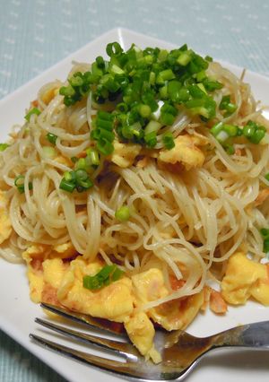 鮭フレークと卵でそうめんチャンプルー♬-レシピのメイン写真