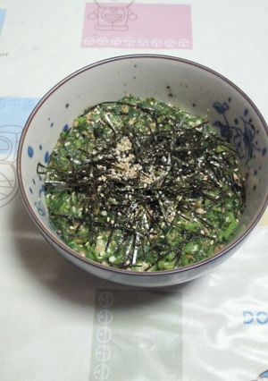 ｵｸﾗとﾓﾛﾍｲﾔの納豆和え-レシピのメイン写真