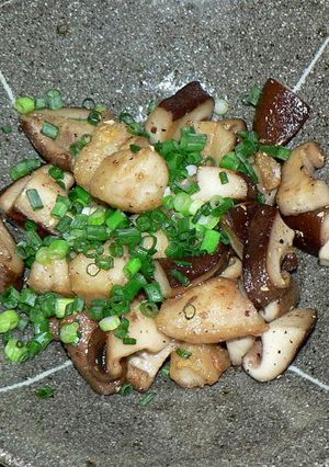 鶏三角と椎茸の塩炒り、山椒風味-レシピのメイン写真