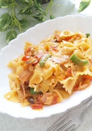 リボンで♪ トマトクリームパスタ-レシピのメイン写真