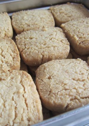 サラダ油で塩胡麻ちんすこう風クッキー♥-レシピのメイン写真