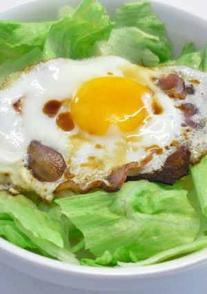 カマンベールがとろ～り☆ハムエッグ丼-レシピのメイン写真