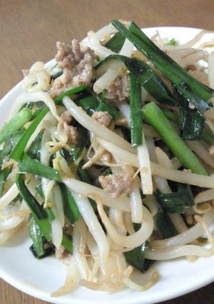肉味噌でニラもやし炒め-レシピのメイン写真