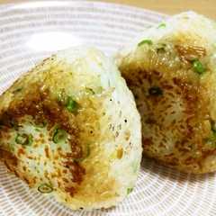 รูปของ 簡単!!なめたけ焼きおにぎり♪+｡
