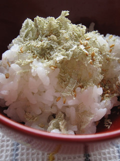 弁当にもレンジで簡単!とろろ昆布ふりかけ-レシピのメイン写真
