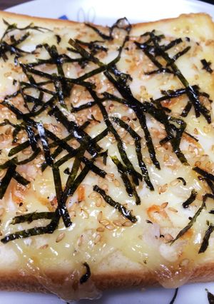 美味しく改良！ごまエビマヨチーズトースト-レシピのメイン写真