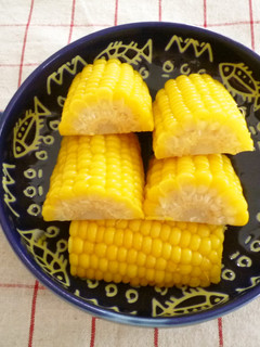 とうもろこし 食べやすい切り方-レシピのメイン写真