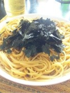 手抜きで美味♪バター醤油のりのっけパスタ-レシピのメイン写真