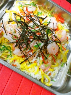ぷりっぷりエビチラシ寿司(`・∀-)b-レシピのメイン写真