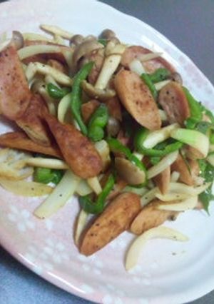 簡単♪魚肉ソーセージ炒めカレー風味-レシピのメイン写真