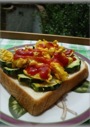 ズッキーニ卵トースト-レシピのメイン写真