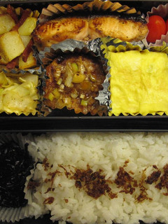記録用☆焼き鮭と和風ハンバーグ弁当☆-レシピのメイン写真
