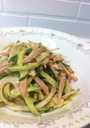 胡瓜と玉ねぎのごまマヨ和え☆-レシピのメイン写真