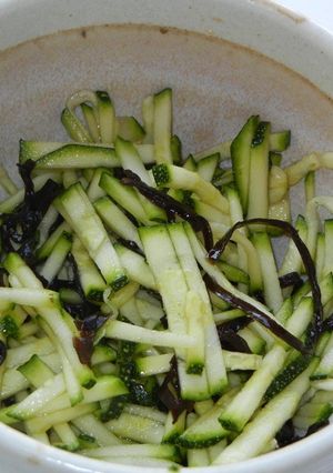 材料２つ一分で和風★ズッキーニと塩昆布-レシピのメイン写真