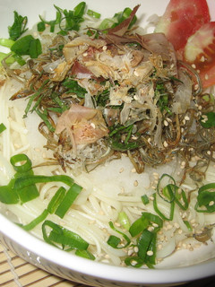 かりかり小女子♪と大葉のせおろしうどん♪-レシピのメイン写真