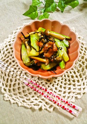 ✿ブロッコリーの茎としめじの梅昆布炒め✿-レシピのメイン写真