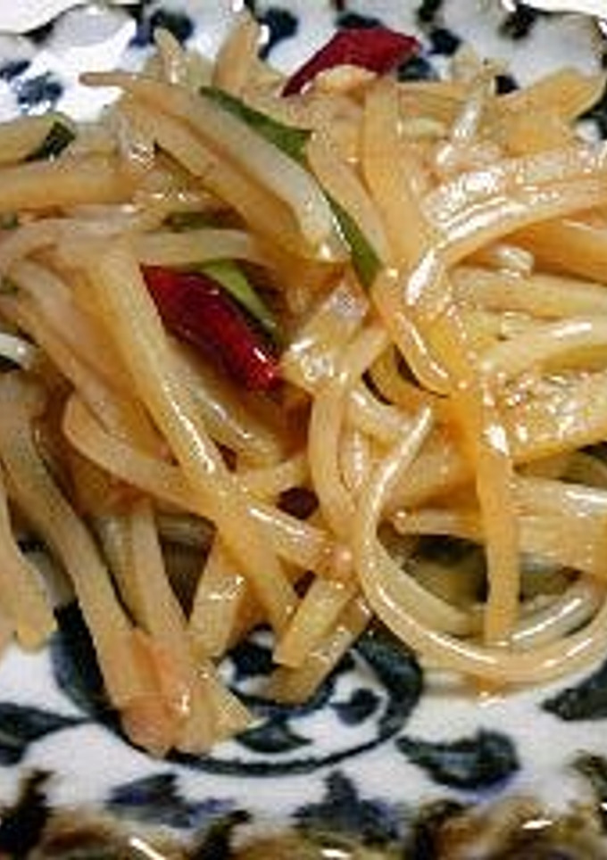 安いよ〜もやしとじゃがいもの炒めもの♪-レシピのメイン写真