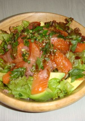 サーモンとアボカドのマグロすきみ丼-レシピのメイン写真