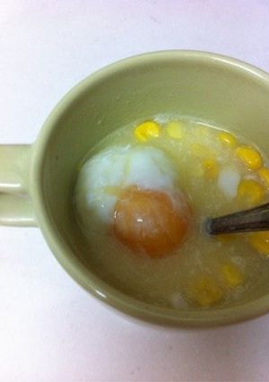 レンジで2分♪ 温玉入りコーンスープ-レシピのメイン写真