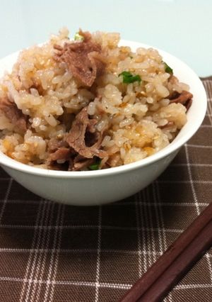 我が家の牛肉の炊き込みご飯♪-レシピのメイン写真