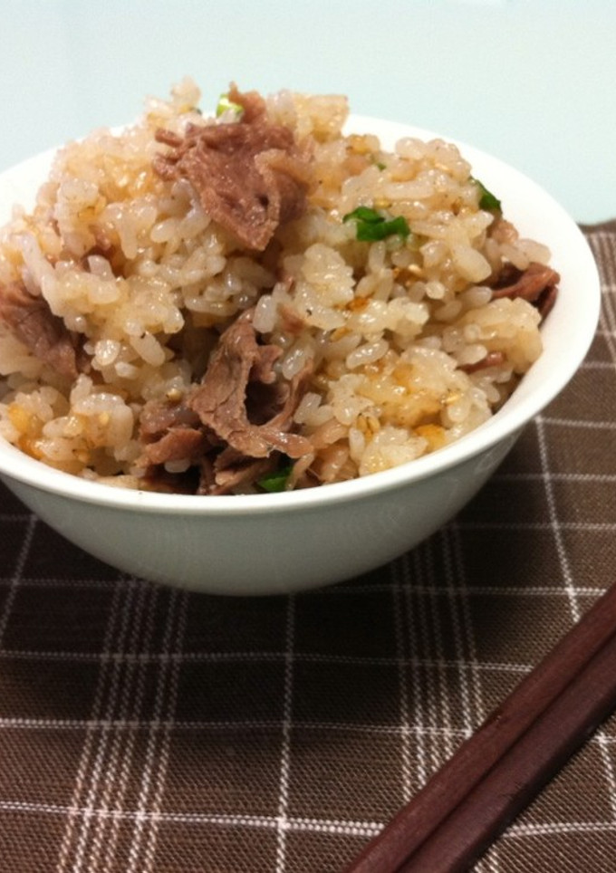 我が家の牛肉の炊き込みご飯♪-レシピのメイン写真