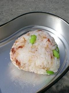 手間なし おにぎり おかか★枝豆-レシピのメイン写真