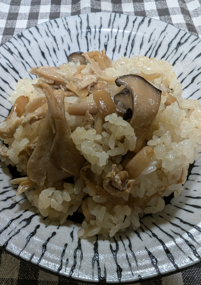 炊飯器で簡単に茸おこわ-レシピのメイン写真