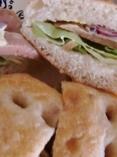 お休みの日の朝食、塩パンのスパムサンド-レシピのメイン写真