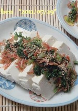 冷や奴【かぶの葉っぱと干海老をのせて】-レシピのメイン写真