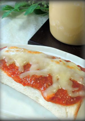 チーズとミートソースで旨うまトースト♪-レシピのメイン写真