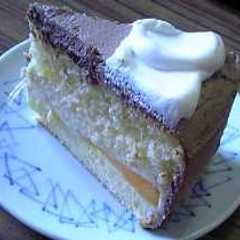 A picture of マンゴーケーキ.