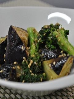 ナスとブロッコリーの胡麻和え-レシピのメイン写真
