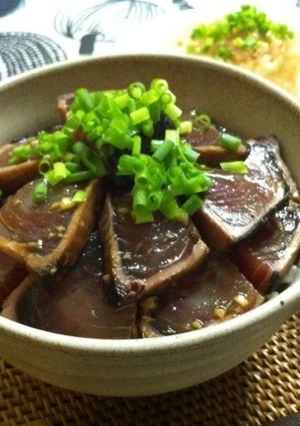 鰹のたたきで漬け丼-レシピのメイン写真