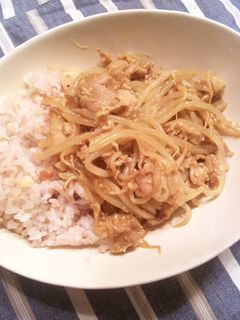 モヤシと豚肉の和風カレー丼☆ヘルシー夜食-レシピのメイン写真