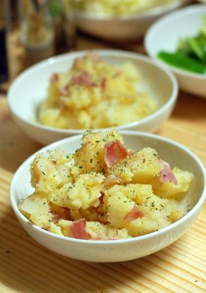 簡単おつまみ。茹でジャガバタベーコン！-レシピのメイン写真