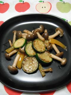 ズッキーニのガーリック醤油炒め-レシピのメイン写真