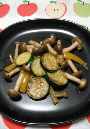 ズッキーニのガーリック醤油炒め-レシピのメイン写真