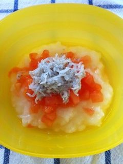 離乳食*初期〜しらすとトマトのおかゆ-レシピのメイン写真