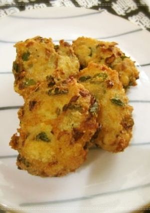 小さな魚も豆腐と鶏ミンチで丸ぁるく揚げ物-レシピのメイン写真