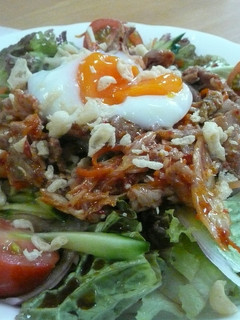 豚キムチのせちゃってうどん♪-レシピのメイン写真
