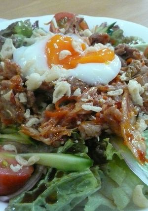 豚キムチのせちゃってうどん♪-レシピのメイン写真