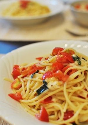 茹でて和えるだけのトマトバジルのパスタ-レシピのメイン写真