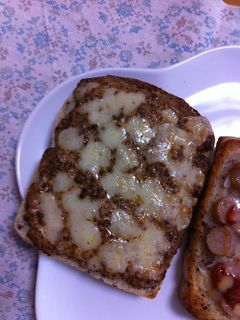 ぶりの姫そぼろトースト-レシピのメイン写真