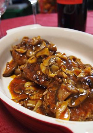 煮込みハンバーグ♪キノコのソース-レシピのメイン写真