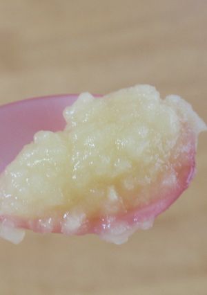 離乳食初期（5～6カ月）りんごのピューレ-レシピのメイン写真