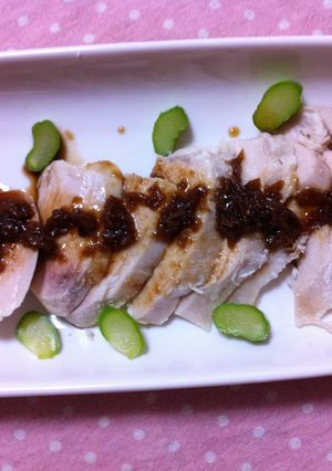しっとり鶏胸肉レンジ酒蒸しの梅ダレ-レシピのメイン写真