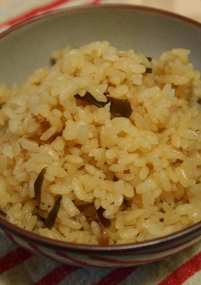 昆布とおかかの炊き込みご飯-レシピのメイン写真