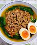 簡単昼食！豚肉もやし小松菜の台湾ラーメン