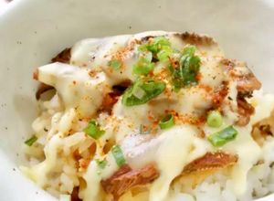 ズボラ飯☆さんま缶でとろ〜りチーズ丼-レシピのメイン写真