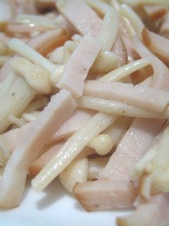 忙しい朝に!えのきだけとハムのバター炒め-レシピのメイン写真